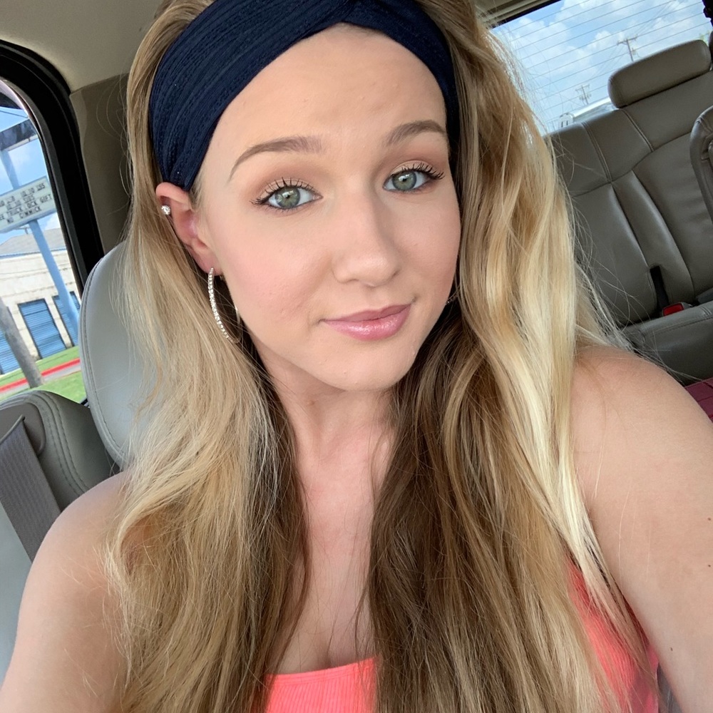 Meet your Posher, Ashley